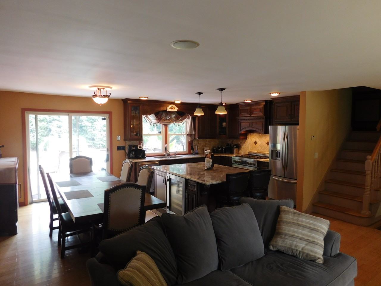 10 Fairfield Ct - Photo 3 of 29