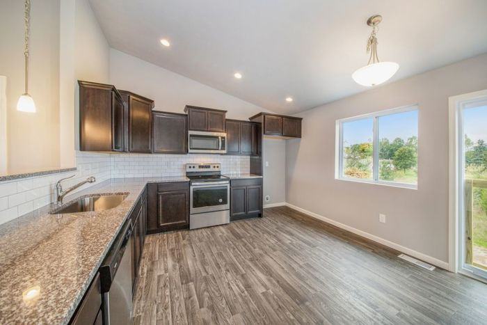 2405 View Lane - Photo 3 of 16