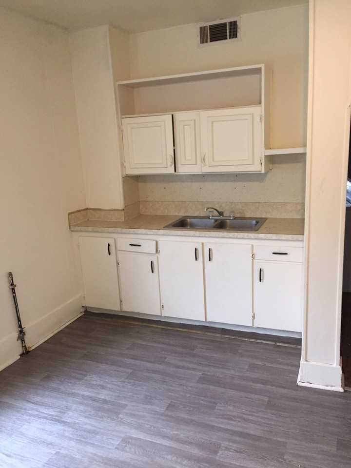 1802 Lafayette St - Photo 2 of 5
