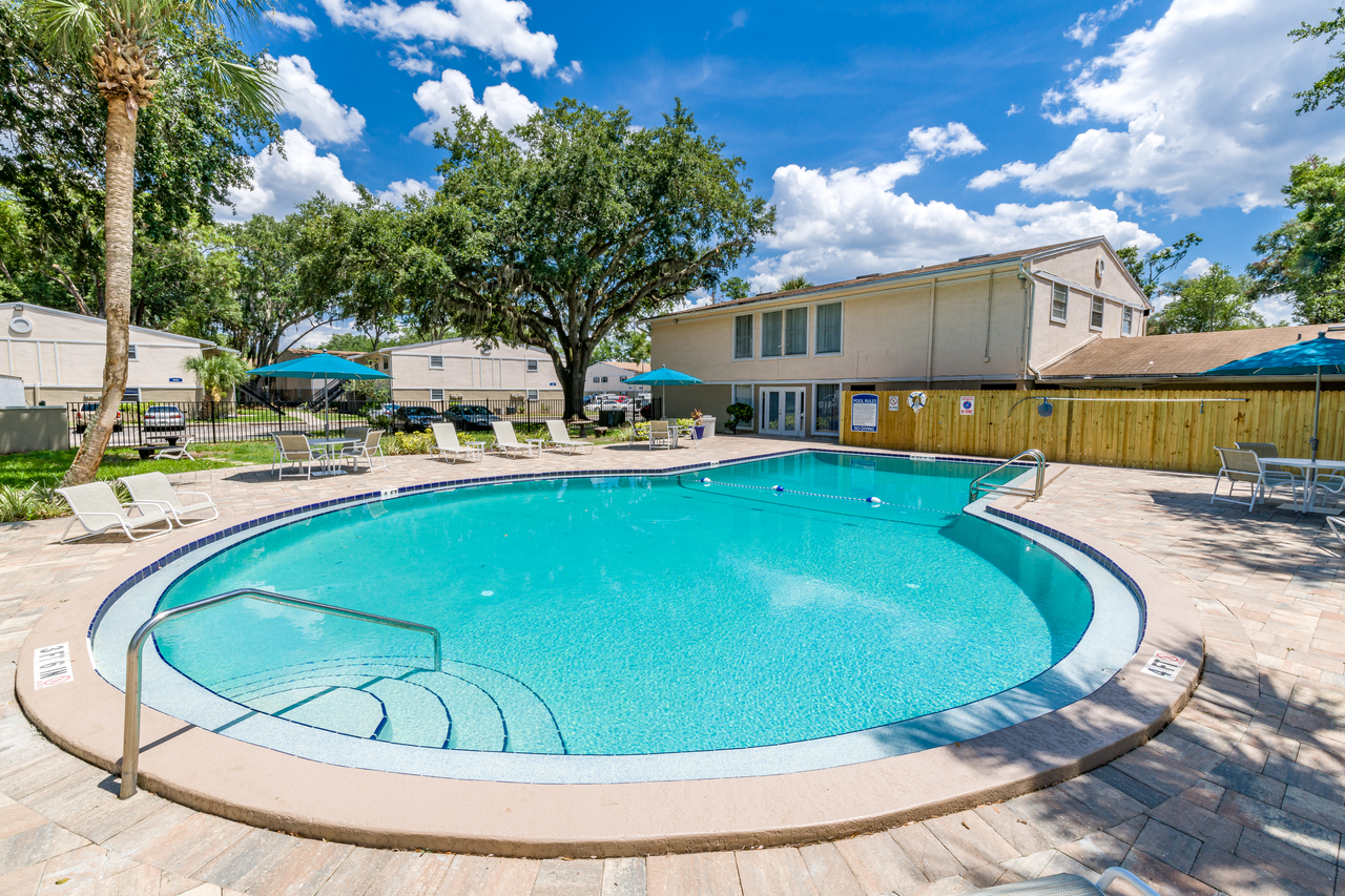 Lakewood Oaks - Photo 3 of 20