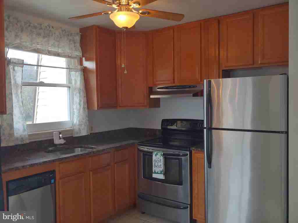 11 -7 Florence Tollgate Place - Photo 3 of 13