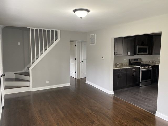 8955 Saratoga - Photo 3 of 11