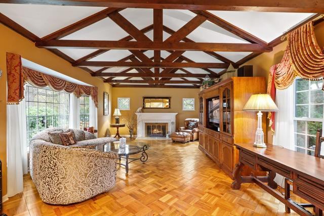 10 Deerpath Ln - Photo 2 of 23