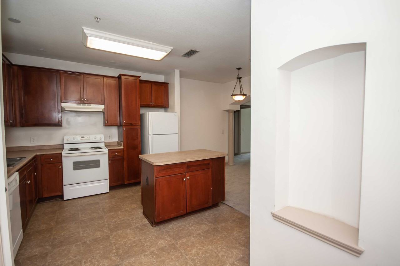 Columbia Estates - Photo 2 of 10