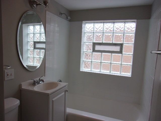 3115 West 85th Street - Photo 2 of 9