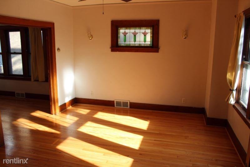 1318 Wayburn St - Photo 3 of 11