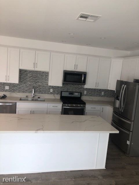 5208 Lemona St. - Photo 3 of 10