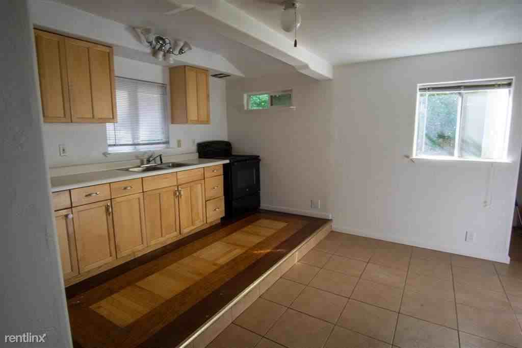 19305 Carrick Avenue - Photo 2 of 5