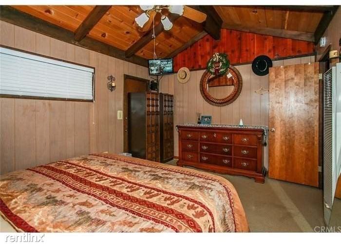 1221 Crags Ln - Photo 2 of 12