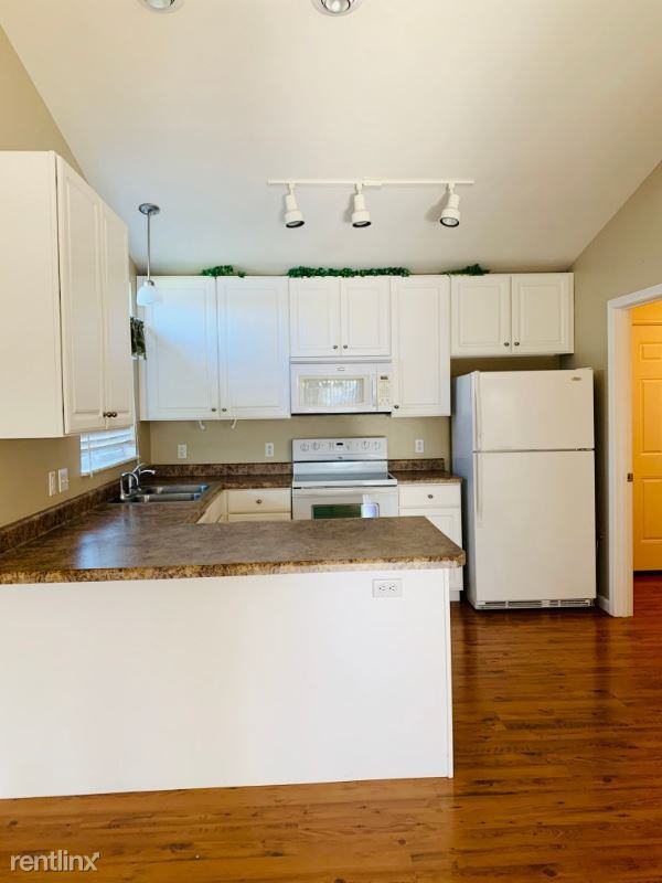 2813 Lakeside Dr - Photo 2 of 39