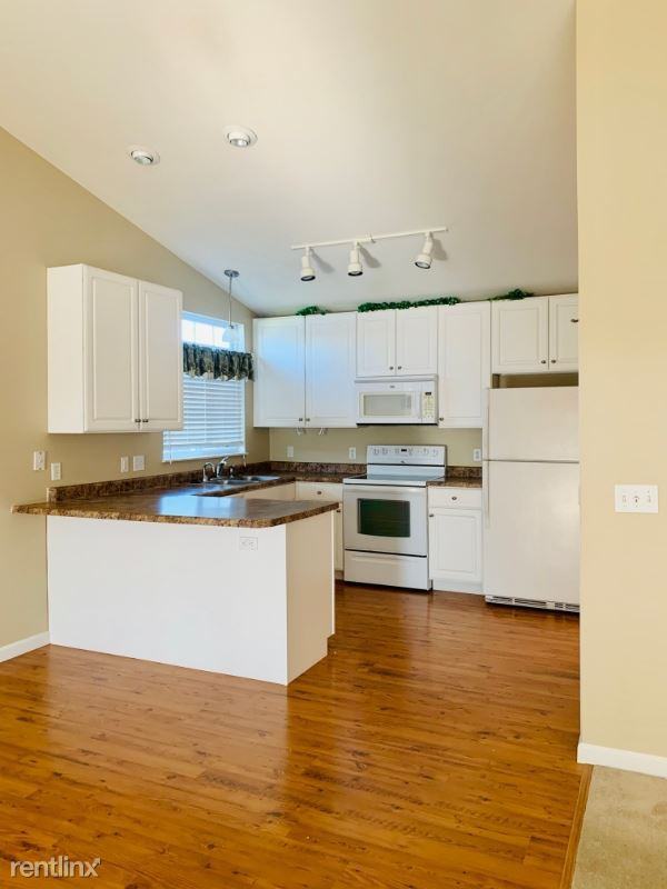 2813 Lakeside Dr - Photo 3 of 39