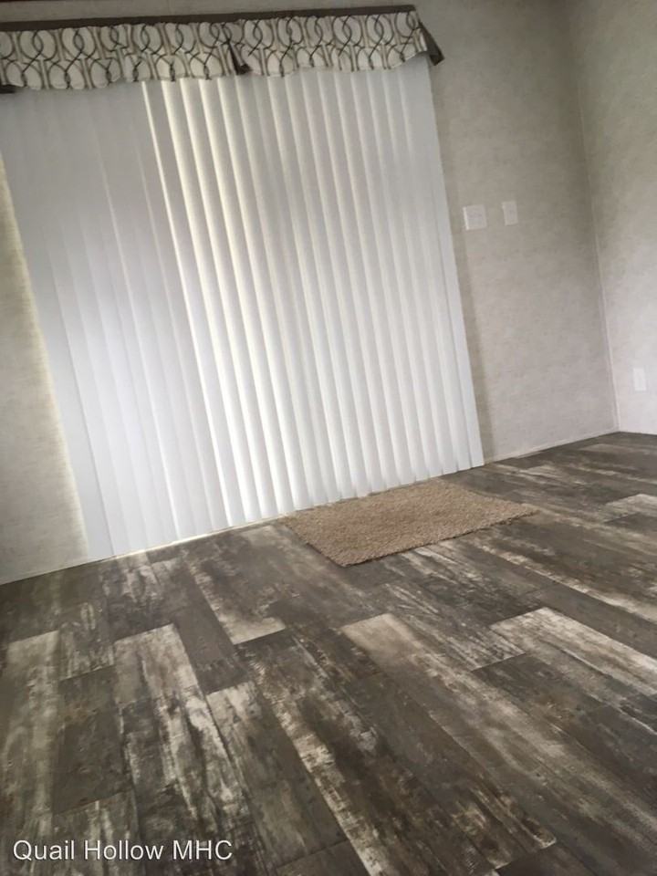 335 SE Balboa Drive - Photo 2 of 6