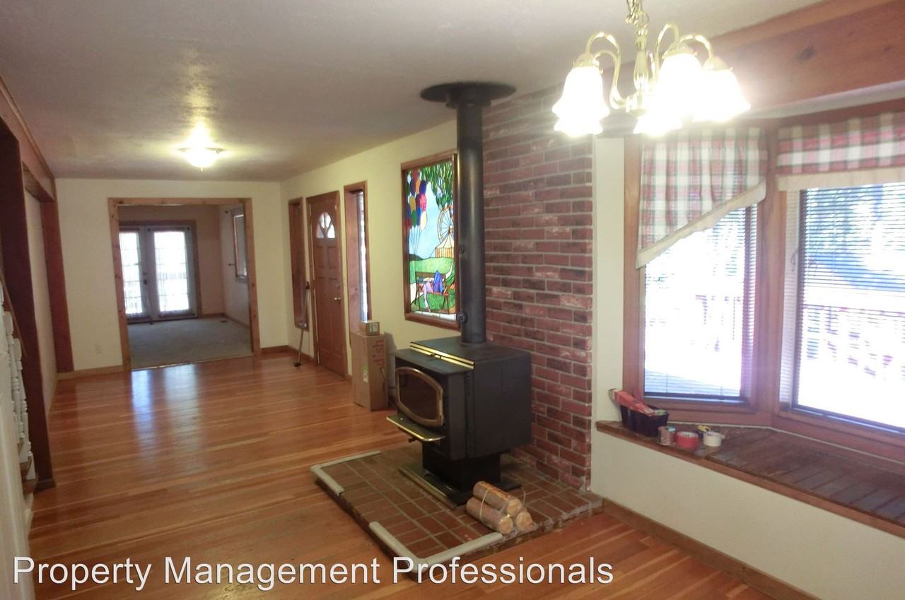 12118 Redwood Hwy - Photo 2 of 13