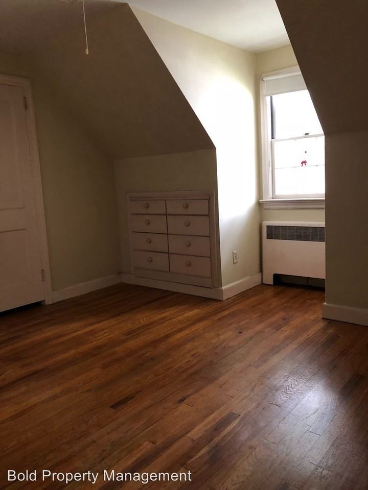 439 Confer Ave - Photo 3 of 9