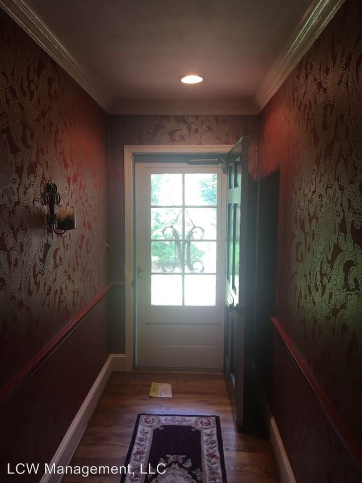 1546 Reynolda Road - Photo 2 of 49