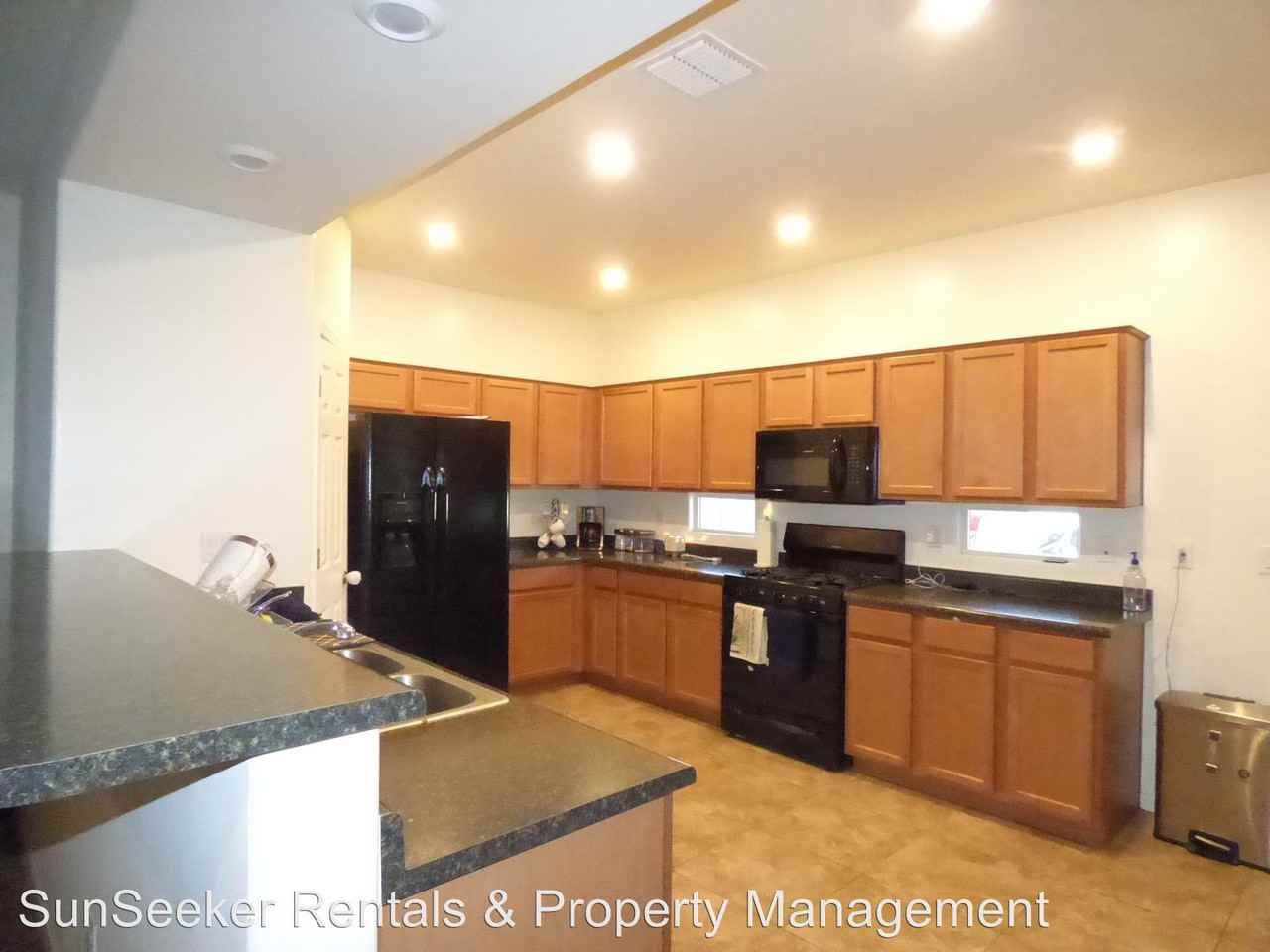 19578 W Adams St - Photo 2 of 8