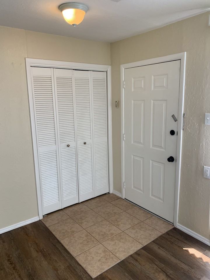 21 Crabapple Ct - Photo 2 of 37