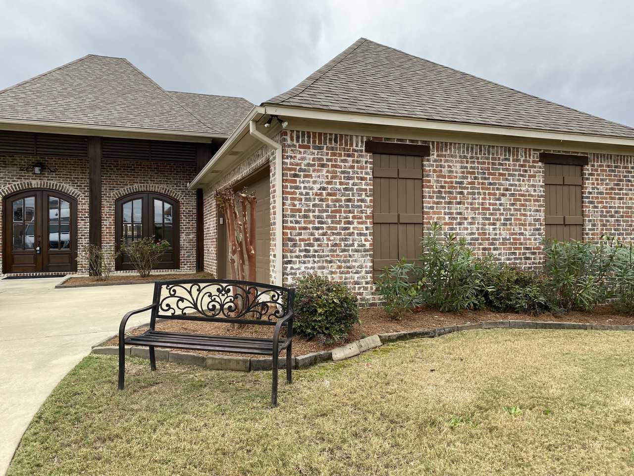 301 Tifton Ct - Photo 2 of 28