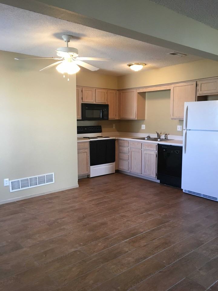 1000 Garden Way - Photo 2 of 10