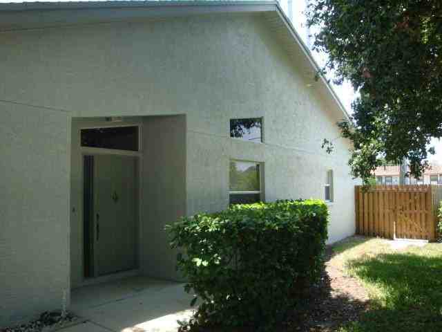 3046 Pepperwood Lane W - Photo 2 of 24