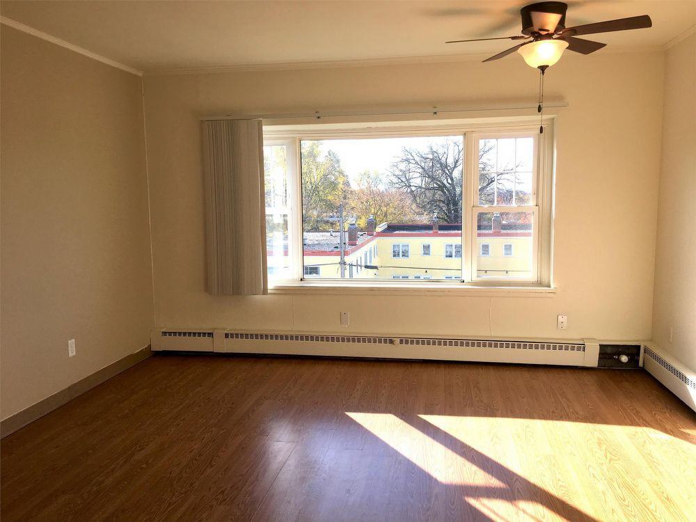 2040 Saunders Ave - 305 - Photo 3 of 12