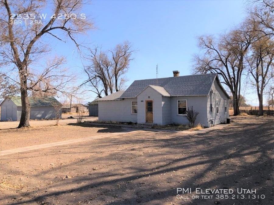 2535 W 4250 S - Photo 2 of 16