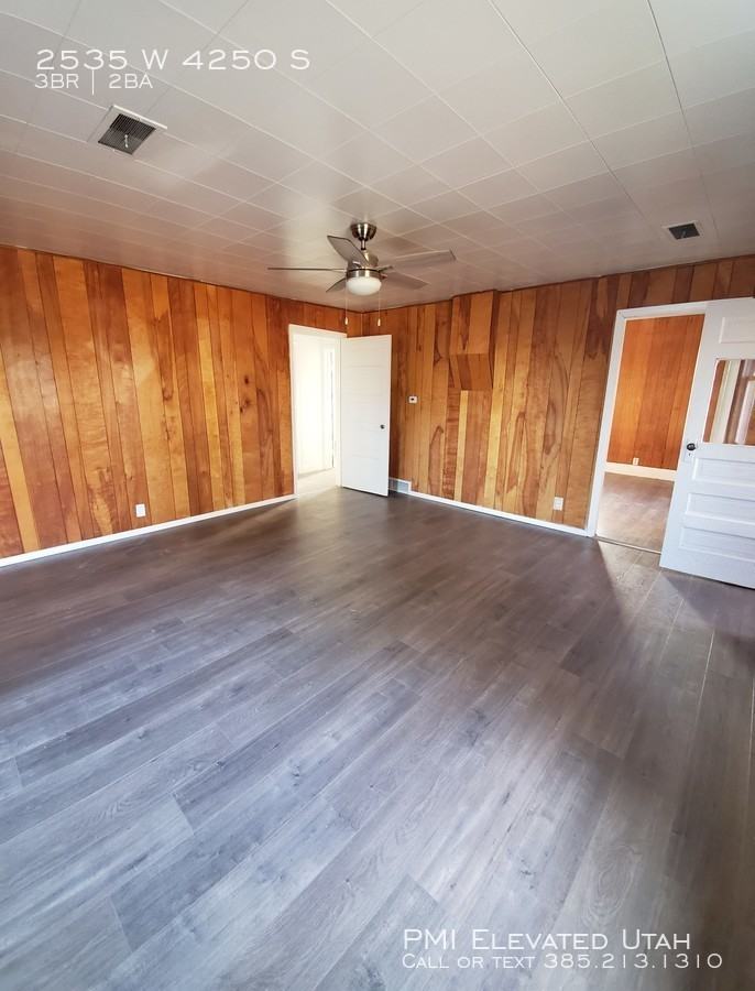 2535 W 4250 S - Photo 3 of 16