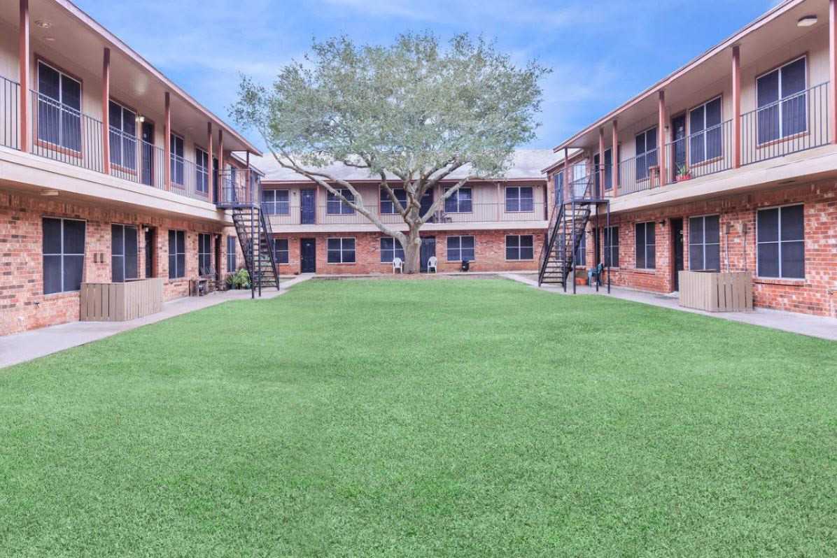 Oaks at Mustang - Photo 3 of 26