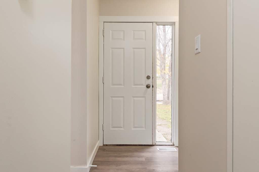 Lynbrook Townhouses - Photo 2 of 11