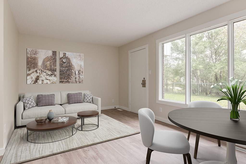 Lynbrook Townhouses - Photo 3 of 11