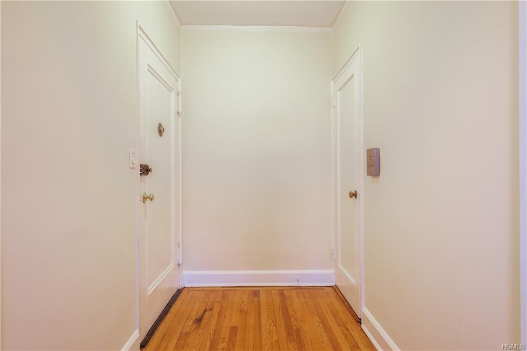 Larchmont Acres 6A, Larchmont, NY 10538 2 Bedroom Apartment for 2,150