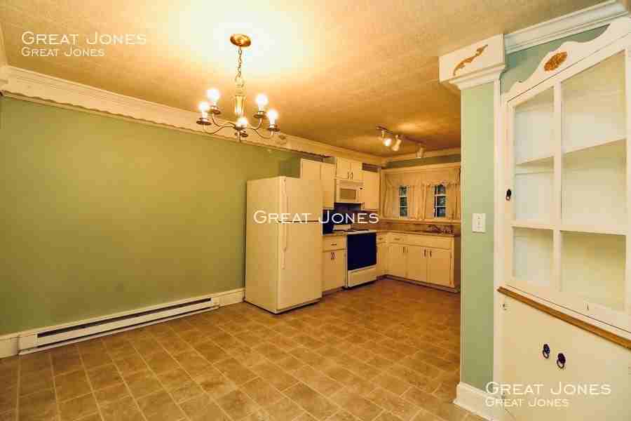 2549 Pinckney Ave - Photo 3 of 13