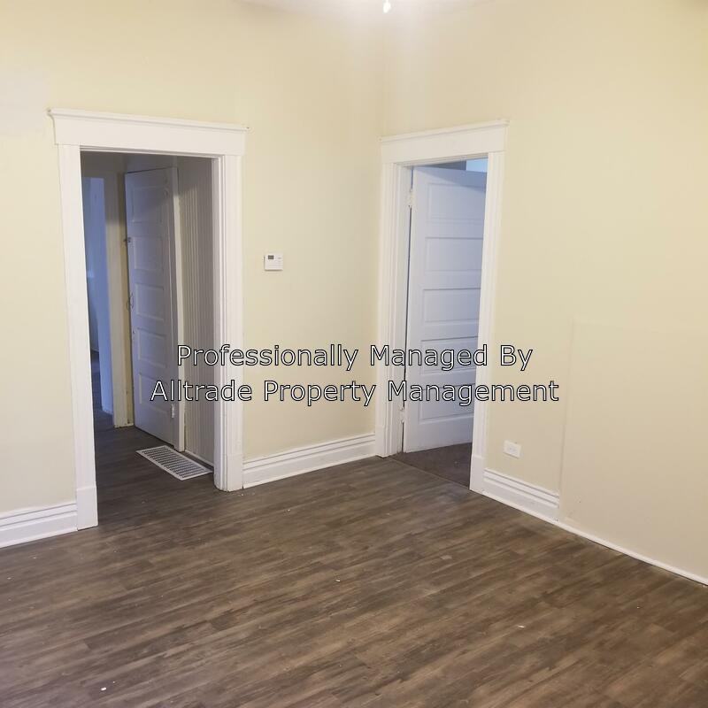 1328 Bluegrass Ave - Photo 3 of 8