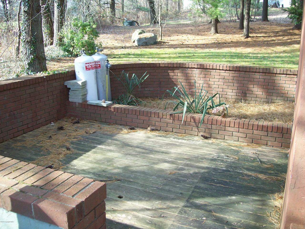 578 Rolling Pines Dr - Photo 2 of 30