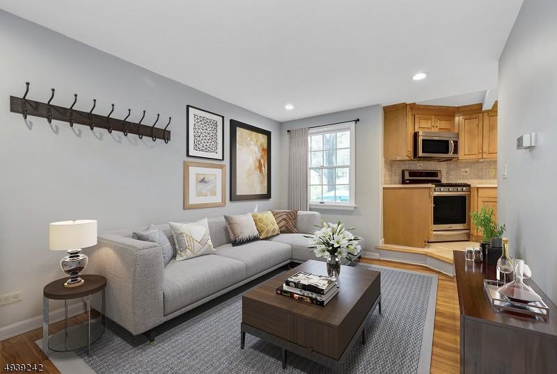 63 Lafayette Ave - Photo 2 of 20