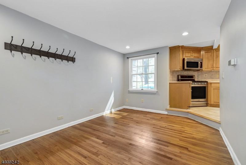 63 Lafayette Ave - Photo 3 of 20