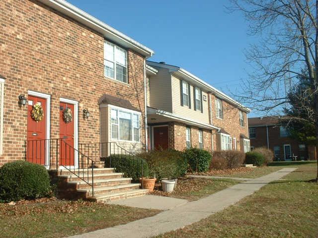 Sturwood Hamlet Apartments - Photo 3 of 16