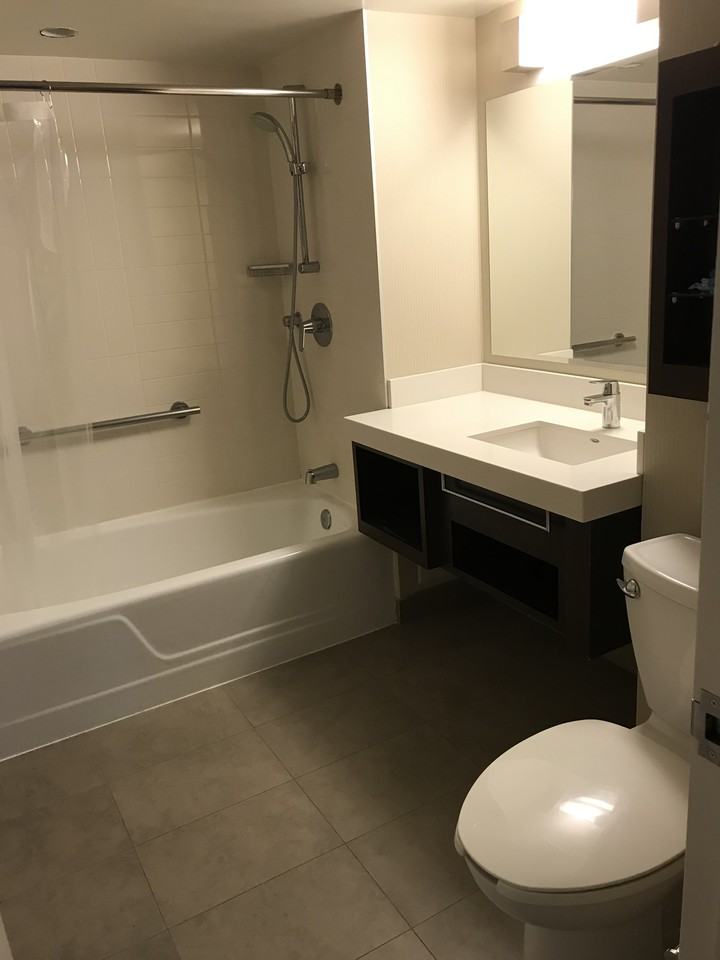 777 Boulevard Robert-Bourassa #2123 - Photo 2 of 14