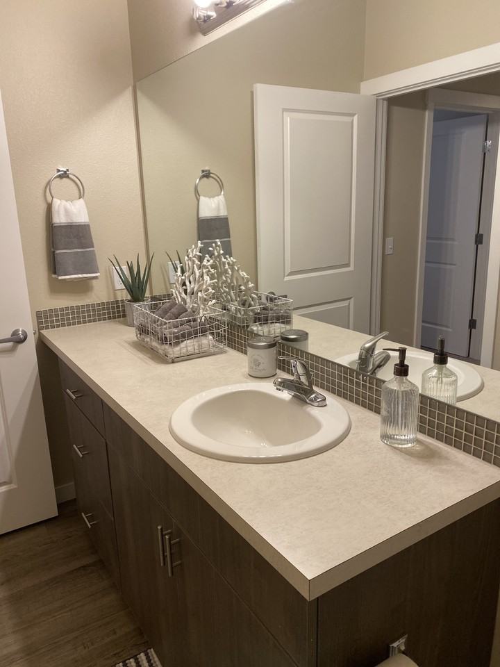 Stonebrook Apartments and Townhomes - Photo 6 of 36