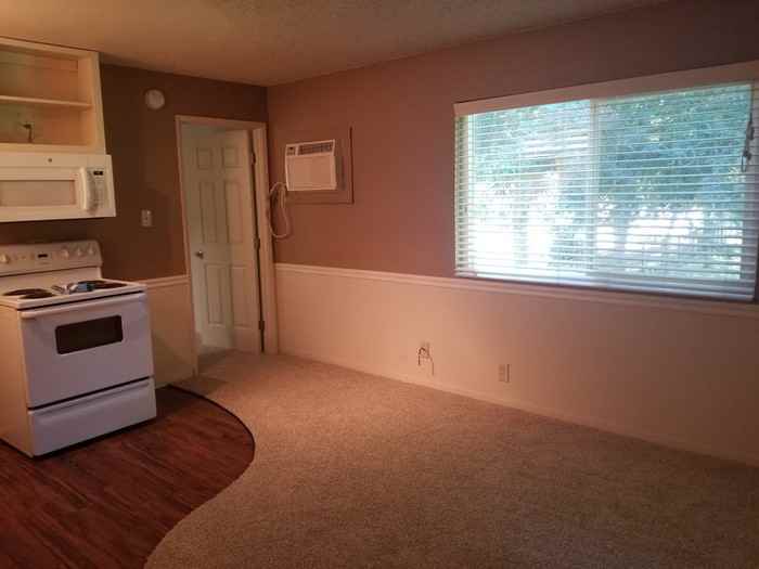1616 E Street - 05 #5 - Photo 2 of 9