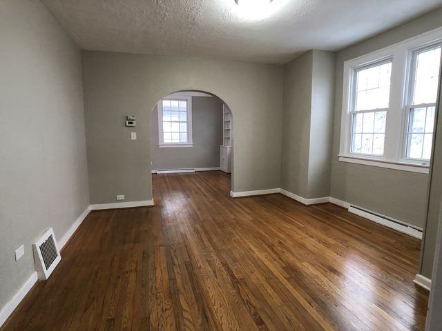 3217 Ann - Photo 3 of 12