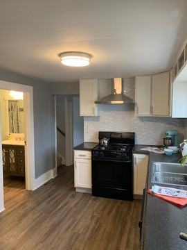 18 W Wisconsin Ave - Photo 2 of 10