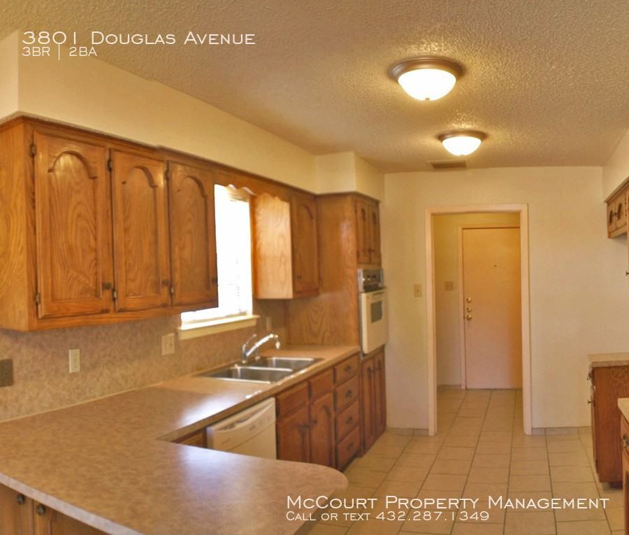 3801 Douglas Avenue - Photo 3 of 8