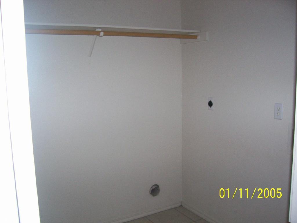 912 McDaniel - Photo 2 of 9