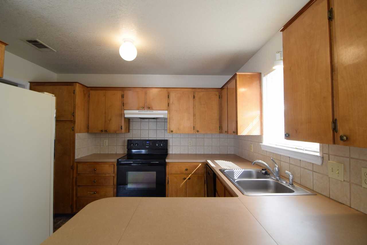 4208 Vicki Dr - Photo 5 of 17
