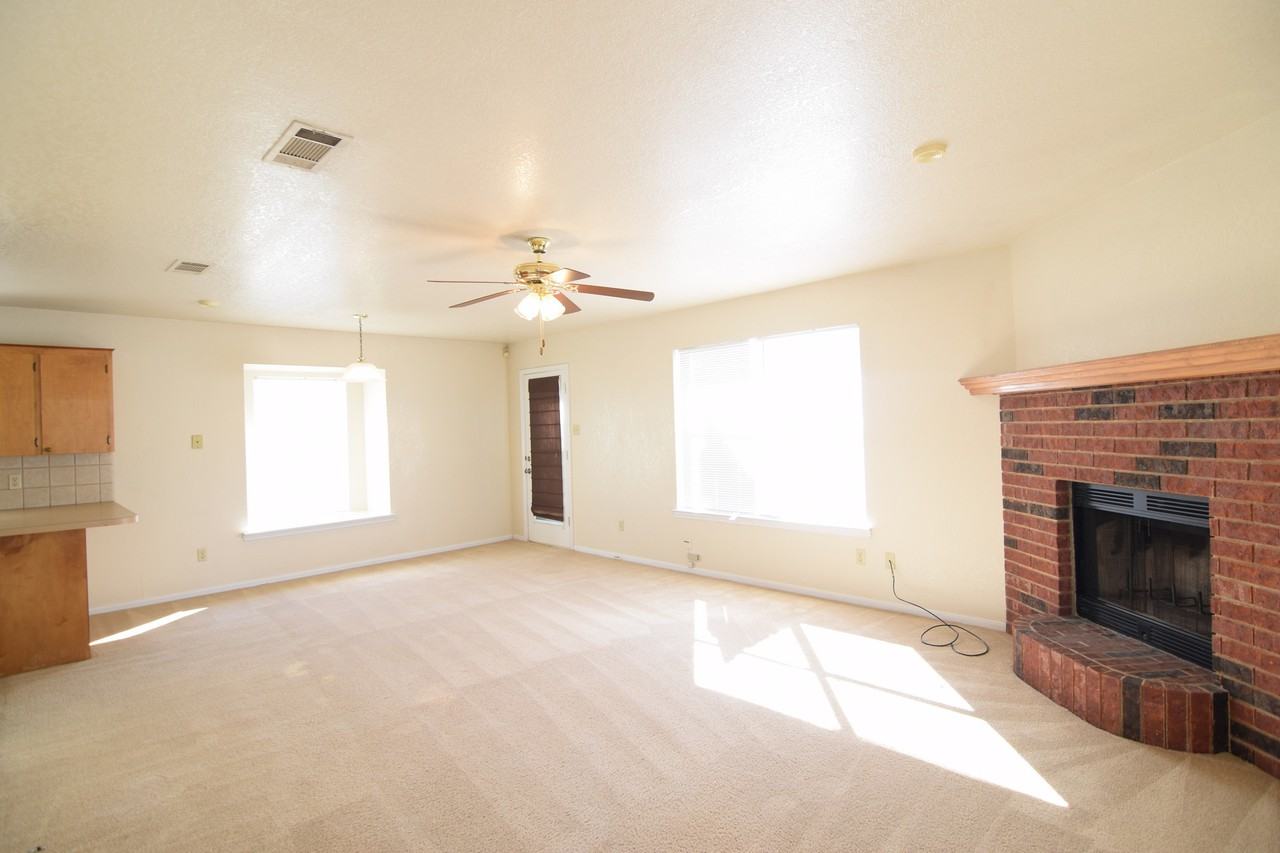 4208 Vicki Dr - Photo 6 of 17