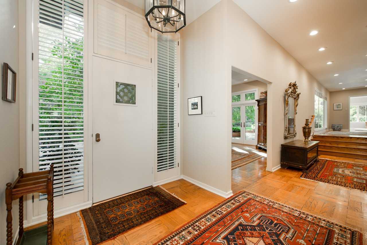 19870 Lark Way - Photo 3 of 32