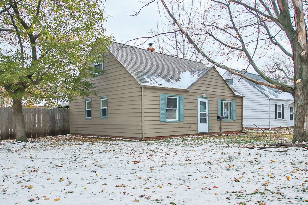 369 E 232nd St - Photo 2 of 32