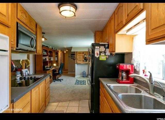 4427 N Skyline Cir - Photo 2 of 19