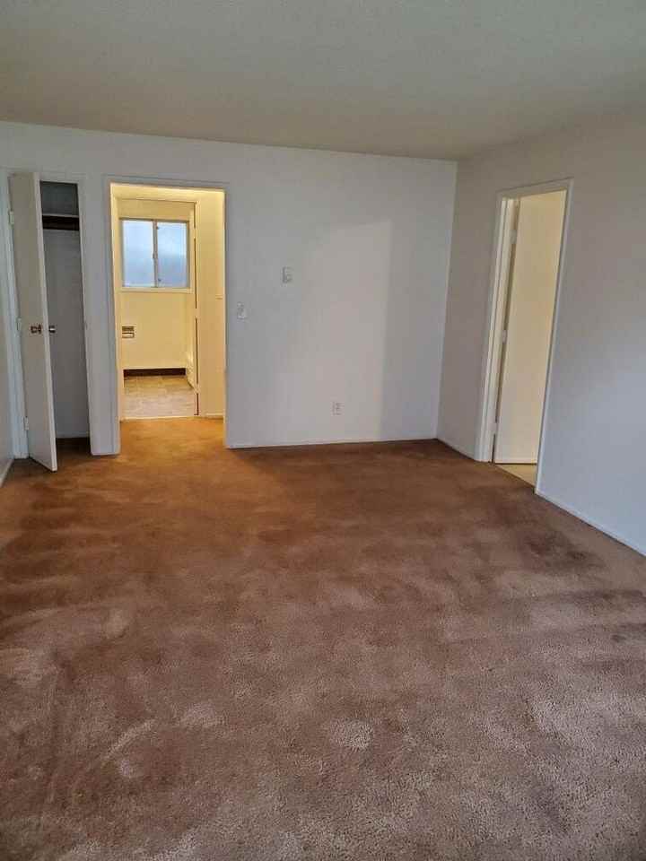 1165 Hood St Ne A #A - Photo 3 of 8